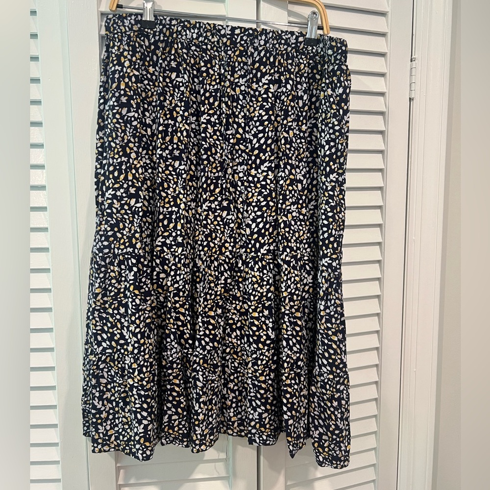 Caslon casual Skirt ruffle floral blue size large